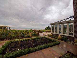 Making the most of the view with this garden room blending in perfectly with its surroundings.