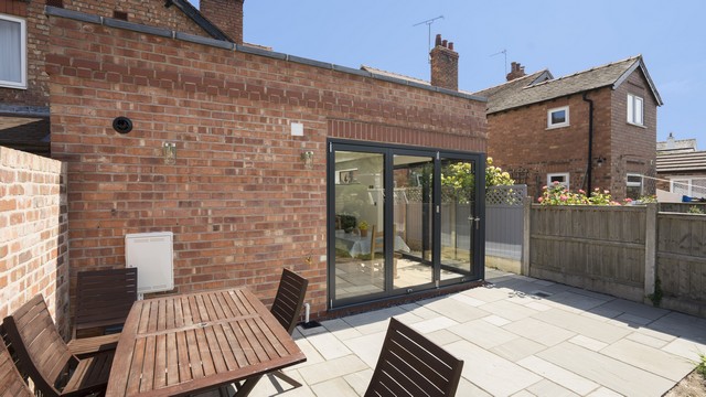 Another view of the corner glazing on this open plan extension adding lots of space to this family home.