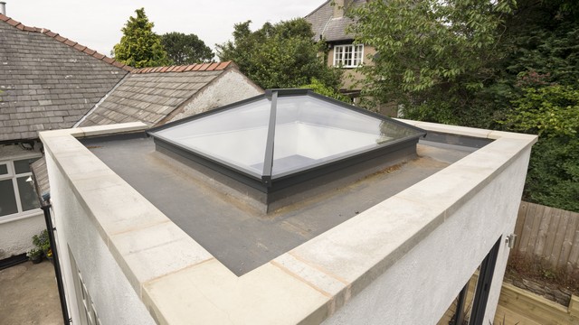 View of the aluminium roof lantern finished in Anthracite Grey.