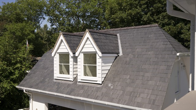 Dual roof dormers with Rationel alu-clad windows.