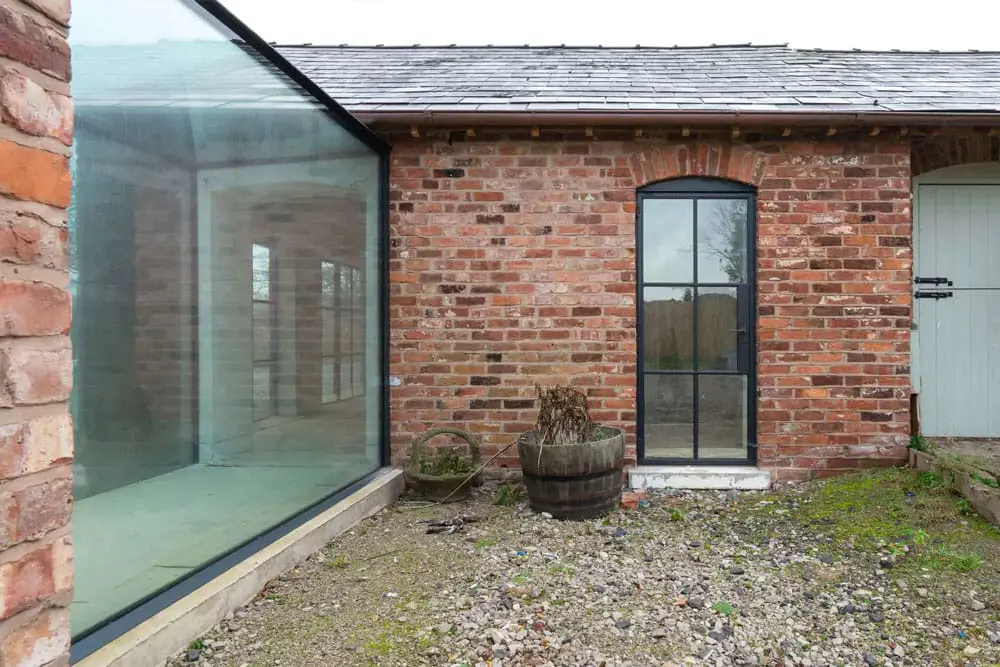 Glass link installation