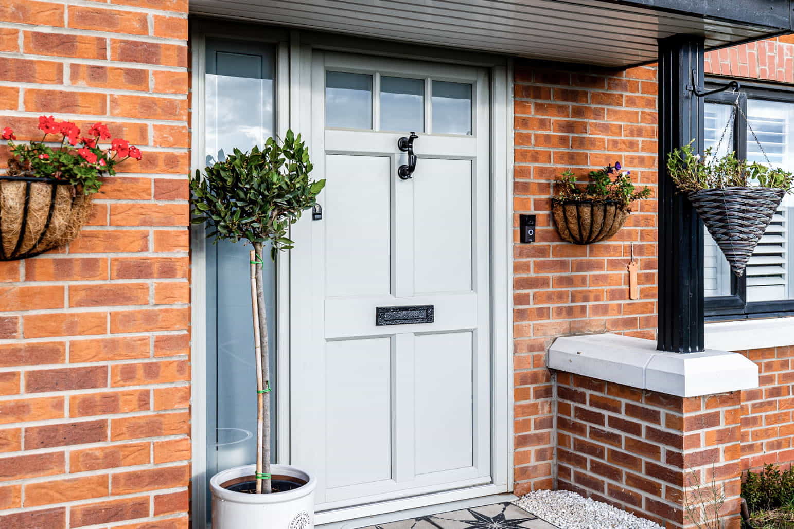 Agate Grey composite door with sidelight