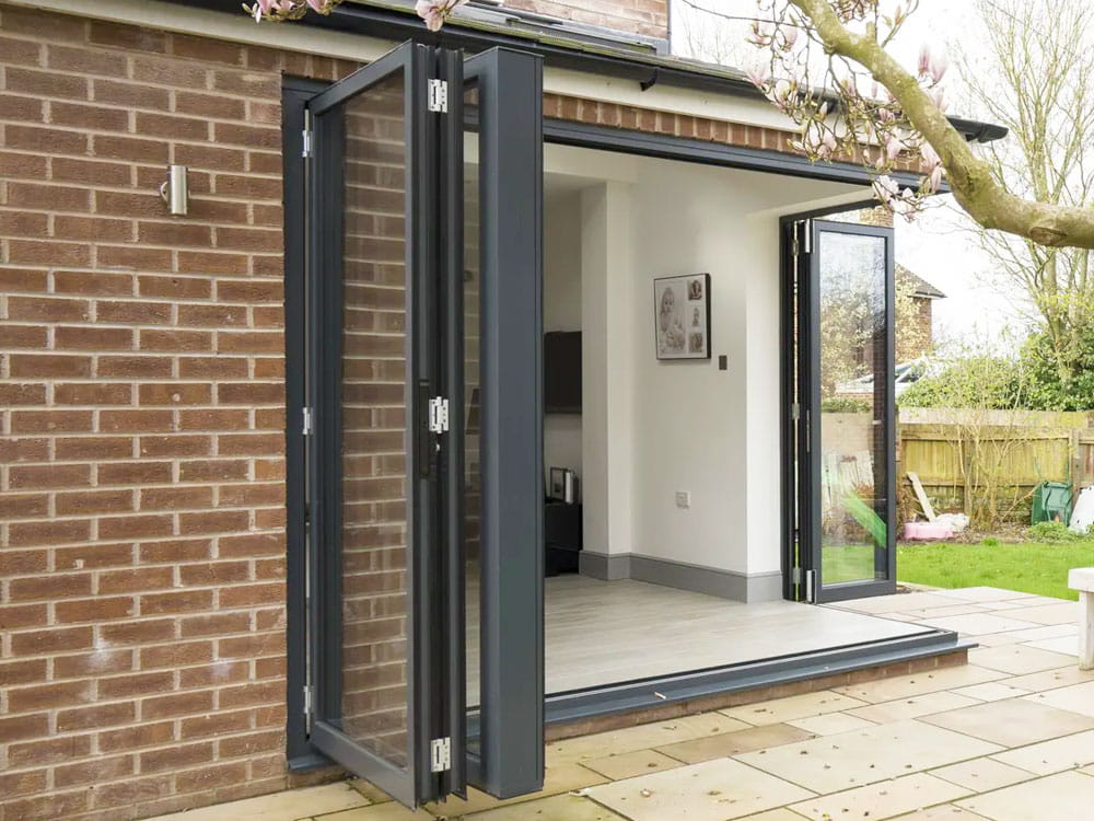 RAL 7016 AKA THE COLOUR YOU DON’T REALISE YOU ARE SEEING EVERYWHERE!