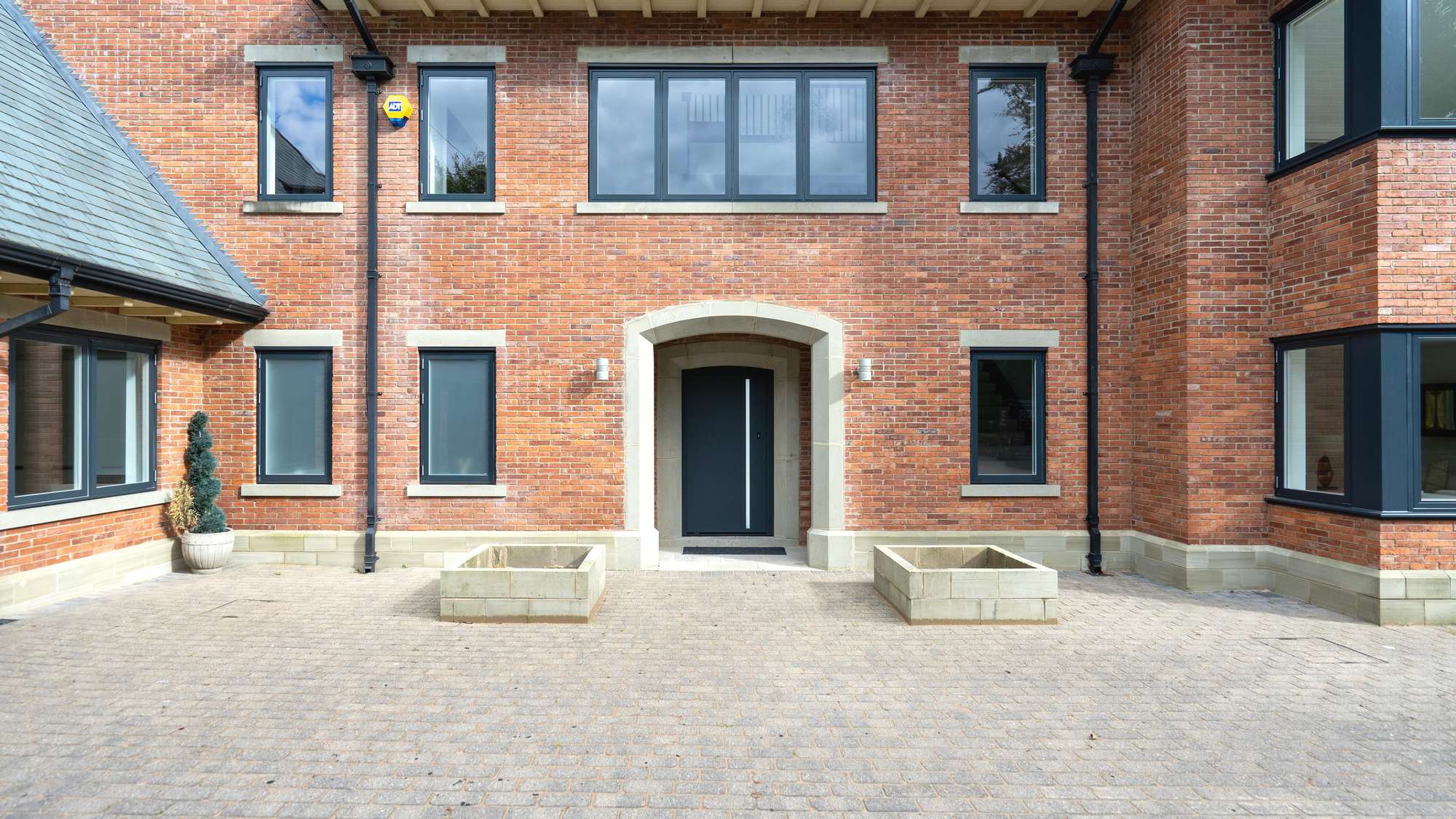 Agate Grey composite door with sidelight