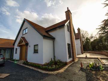 Brand new house development in Cheshire featuring Internorm triple glazed alu-clad windows and doors throughout helping to achieve an extremely good overall U value.