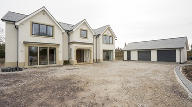 Full view of the main house of this large glazing installation.