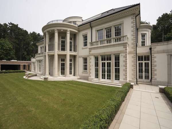 What a great angle of this stunning property in Formby, the windows and doors line up perfectly.