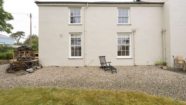 External view of the four Bygone sash windows we installed in this stunning Georgian home.