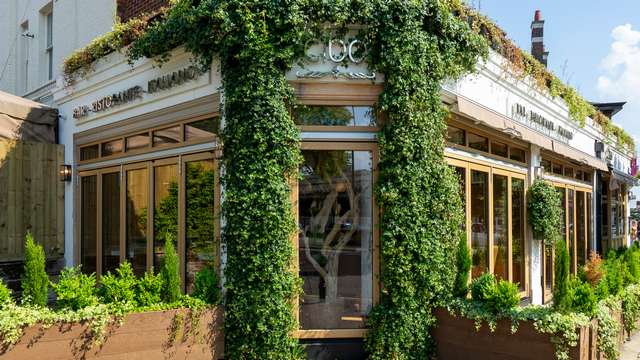 Corner view of the CIBO restaurant featuing our stunning timber clad bi-folding doors.