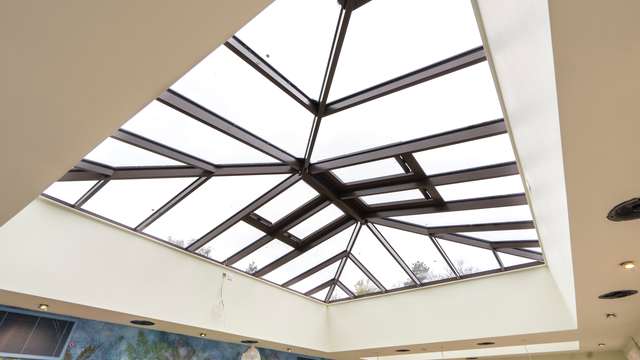Internal view of the aluminium roof lantern in RAL7016.