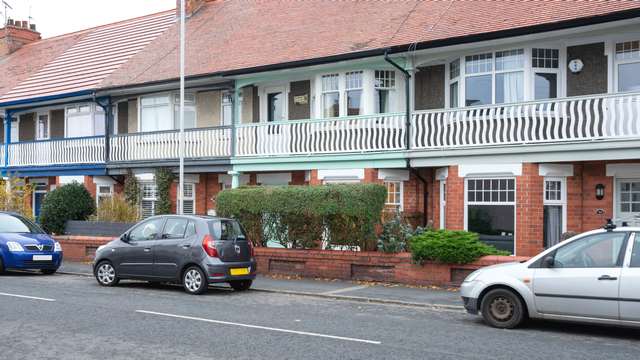 Alternative view of the bay windows installed in Liverpool.