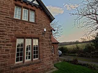 Front view of Roodee Cottage.